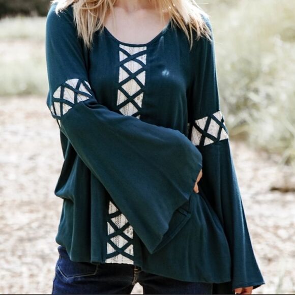 Lace Inlet Detail Top - Picture 6 of 16